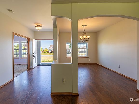4th image of 1146 Eckard Avenue