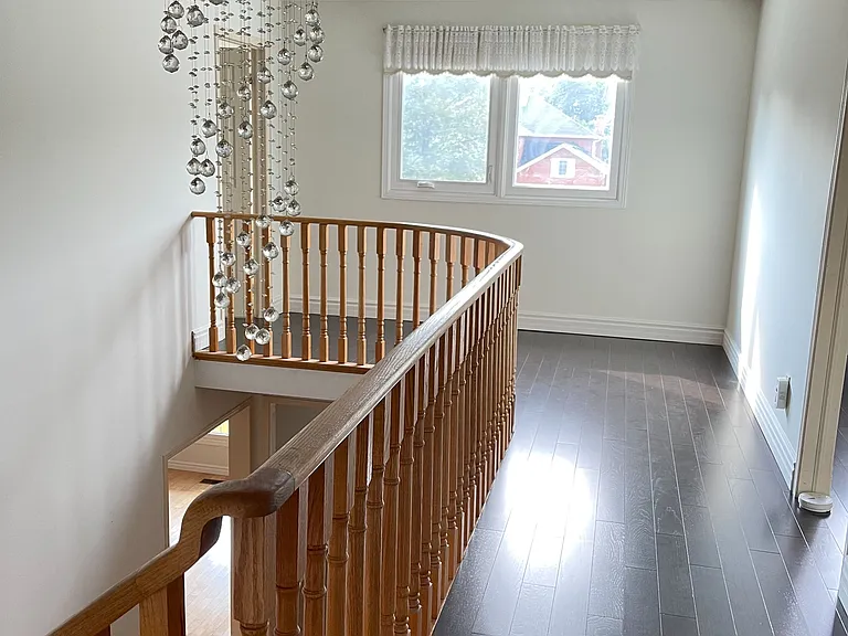 38 Southgate Cres — Photo 10