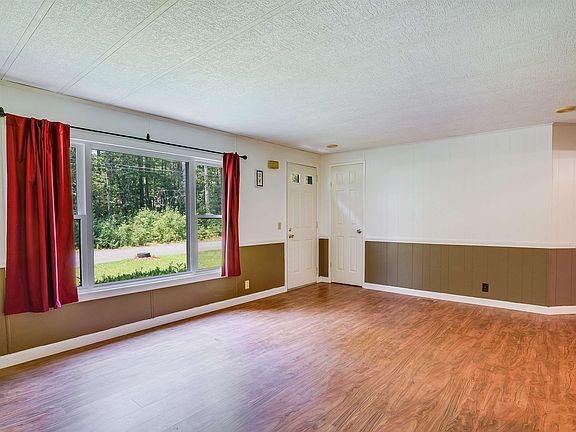 3rd image of 36 Edgewood Drive