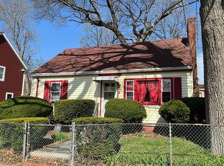 14 Oakcrest Rd, Hyde Park, MA 02136