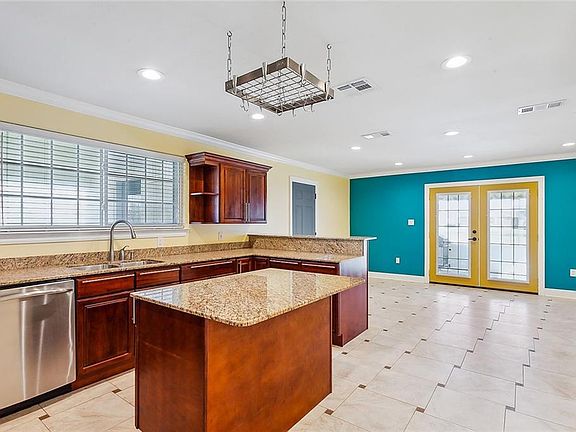 3rd image of 421 Ocelot Dr