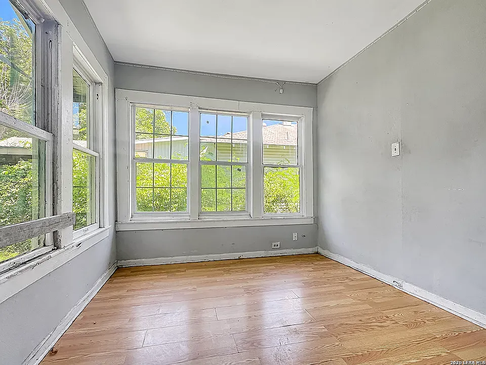 3 bed, 1400 sqft, $1,400 — Photo 4