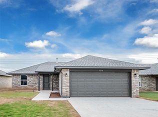 1216 Sierra Ln, Kingfisher, OK 73750