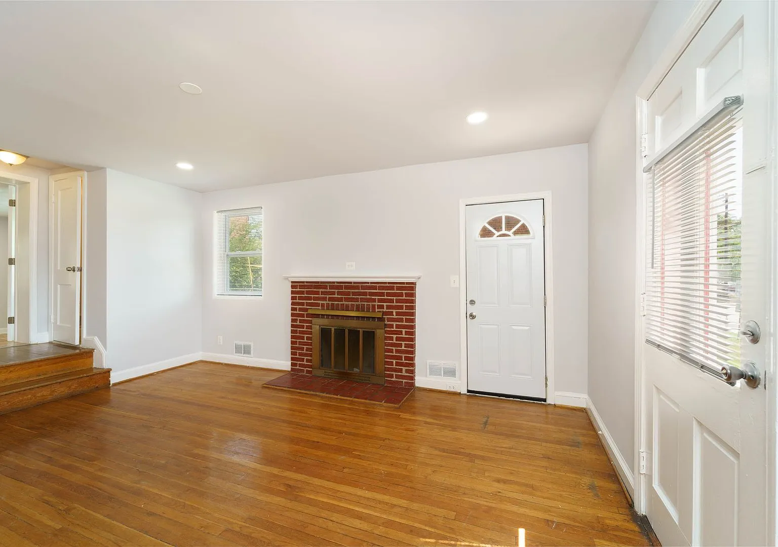 Single Family Home in Silver Spring, MD — Photo 3