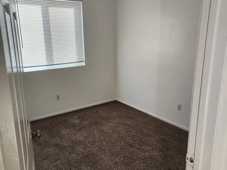 Desert Sun Apartments — Photo 50