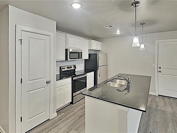 3rd image of 11212 Howard Dr
