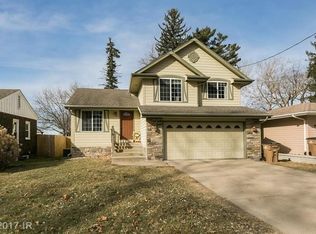 1208 64th St, Windsor Heights, IA 50324