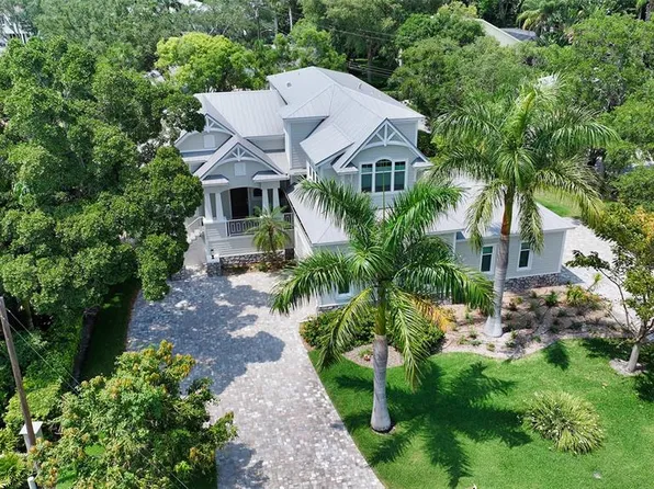 1555 Sandpiper Ln, Sarasota, FL 34239