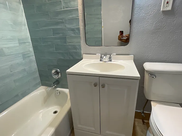 5605 Pinewood Ave — Photo 15