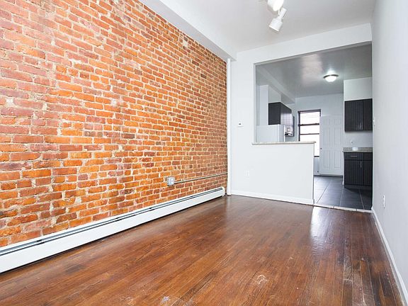 5th image of 565 Woodward Ave
