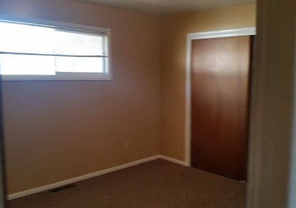 5th image of 2225 Alderson Ave