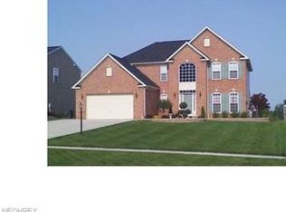 3777 Woodglen Ave, Barberton, OH 44203