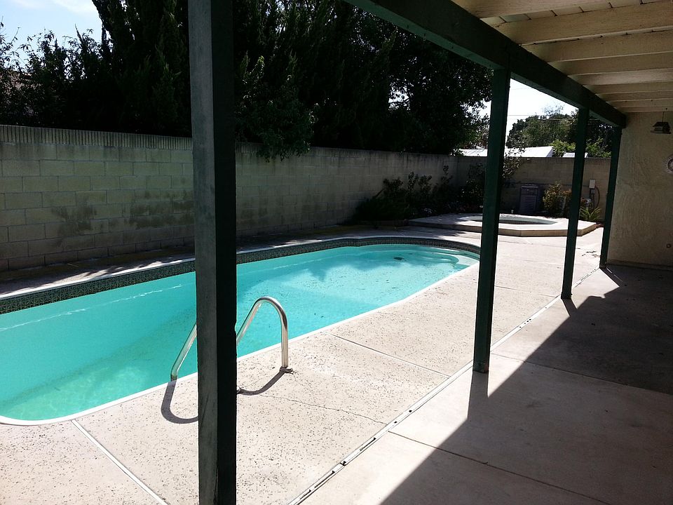 2nd image of 918 E Mardell Ave