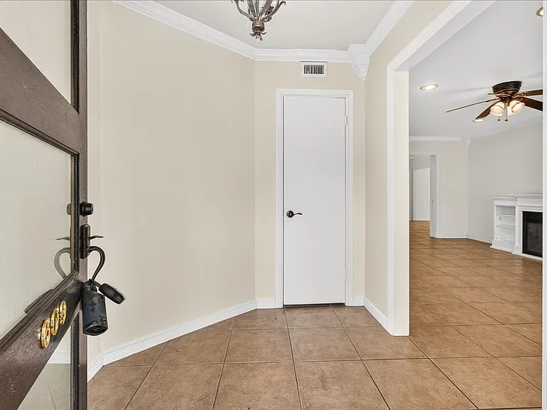 609 Peerman Pl — Photo 3