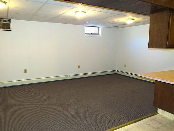 4th image of 820 E Brady St