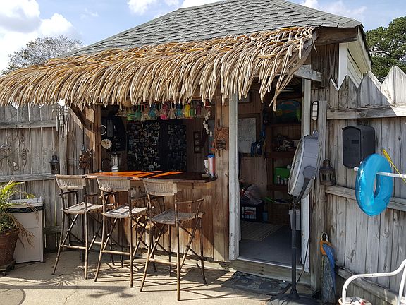 Tiki Bar