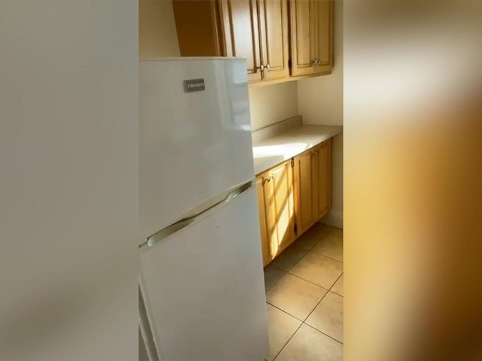 2nd image of 1144A Commonwealth Ave #33