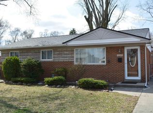 11076 Lesure Dr, Sterling Heights, MI