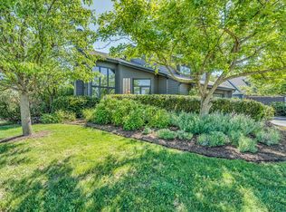 2193 Charlotte Ct, Wheaton, IL 60189