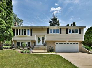 7313 Richmond Ave, Darien, IL