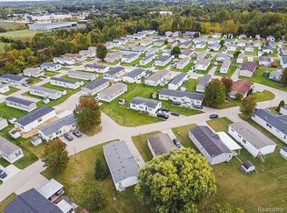 417 Saddle Dr, Grand Blanc, MI 48439