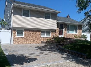 16 Cumberland Rd, Jericho, NY 11753