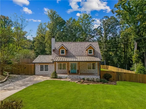 5495 Arrowhead Dr, Acworth, GA 30102