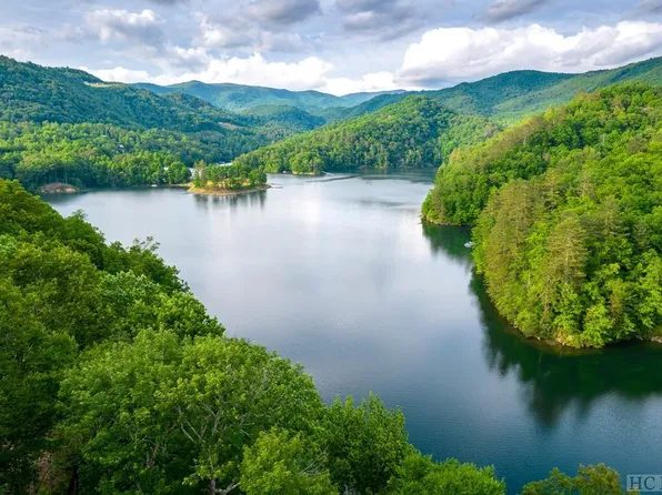 112 Lake Forest Dr, Tuckasegee, NC 28783