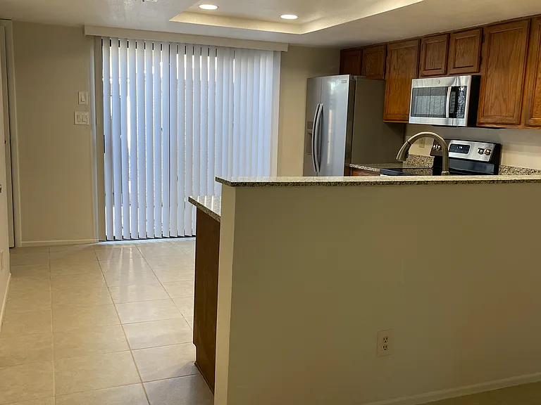 2432 E Tracy Ln #1 — Photo 5