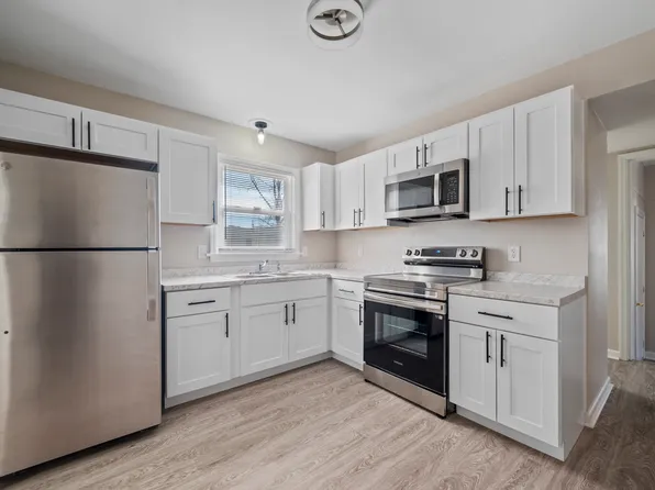 123 Arrollton Dr, Hampton, VA 23666