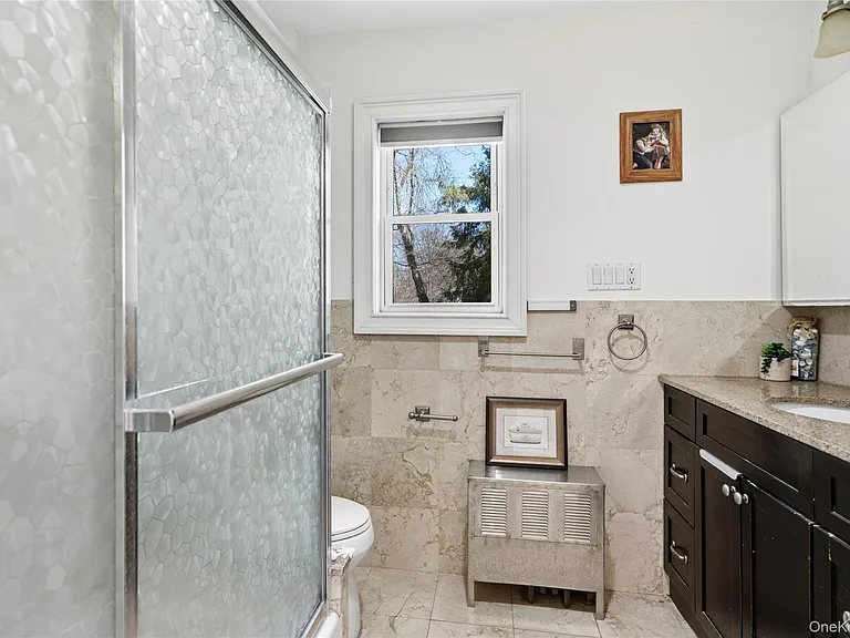 5 Burbury Ln — Photo 20