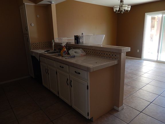 kitchen & dining area