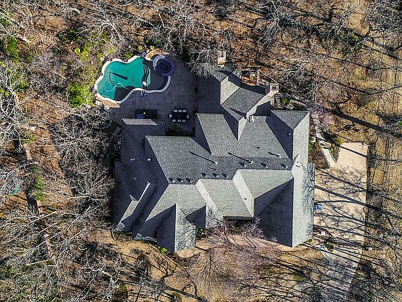 2nd image of 2906 River Bend Trl