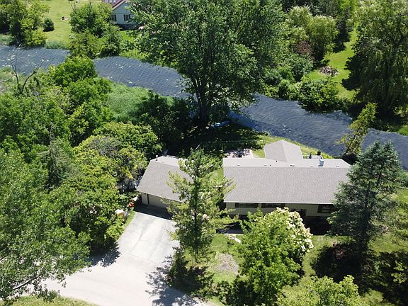 2nd image of 40924 N Hook Cir