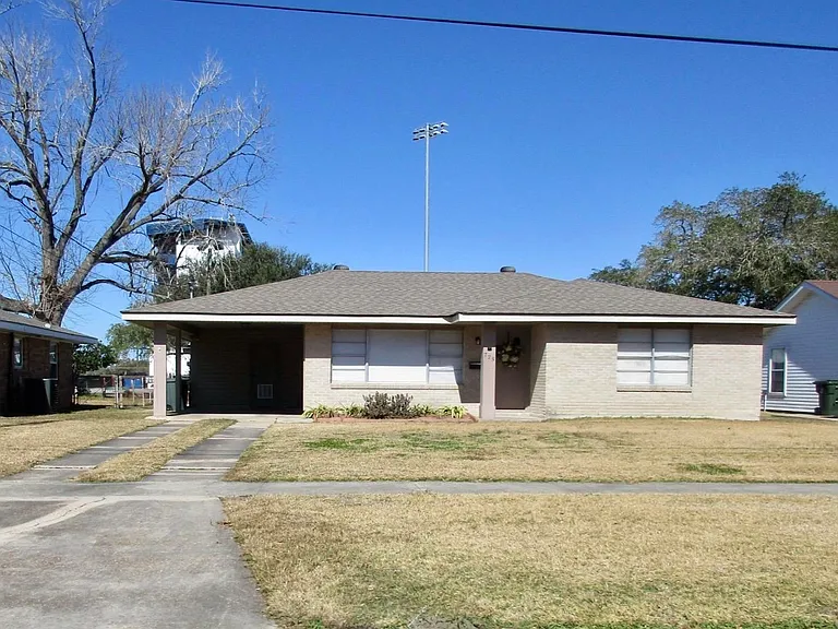 725 Bienville St — Photo 1