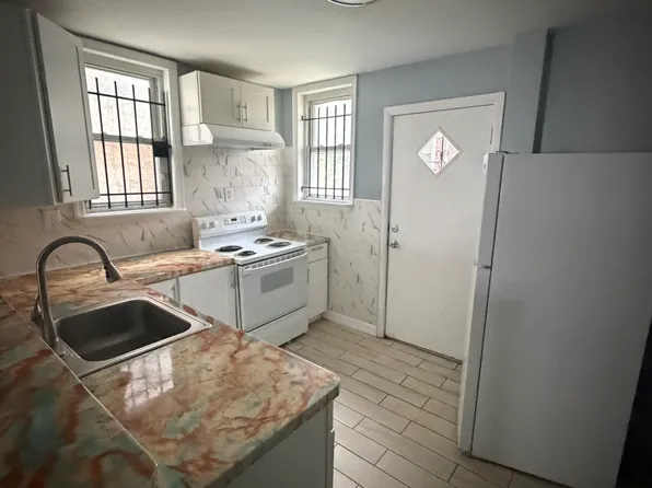 5629 Broomall St, Philadelphia, PA 19143