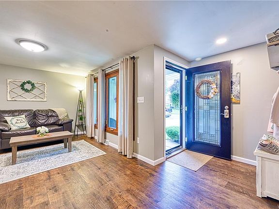 4th image of 41 Candy Ln