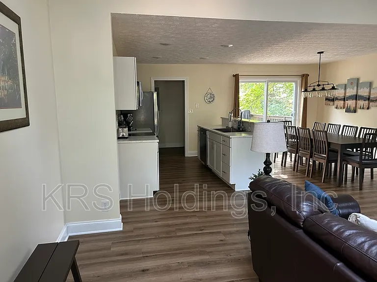 2030 Hawksbill Rd — Photo 4