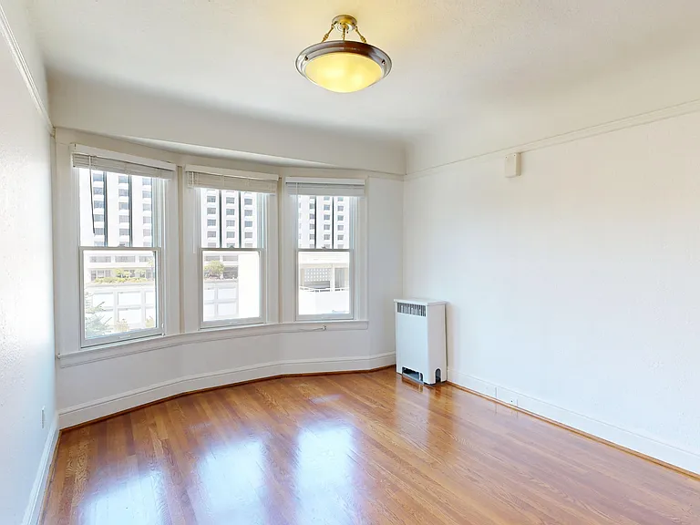 500 Stanyan Street — Photo 16