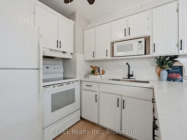 7962 Booth St — Photo 9