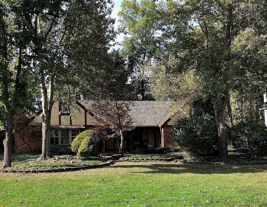 1st image of 8650 Hollis Ln