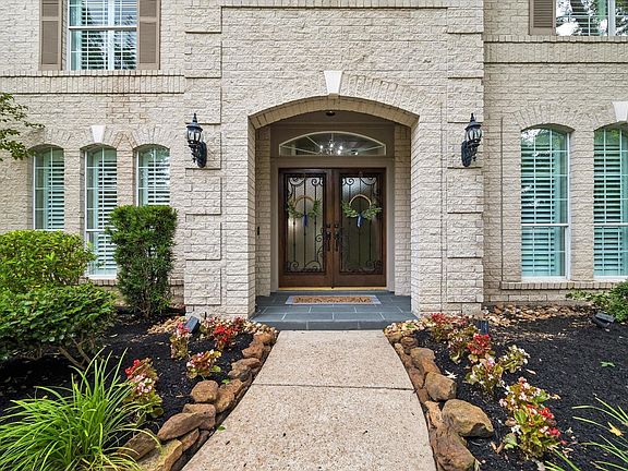 4th image of 2806 Whispering Fern Court