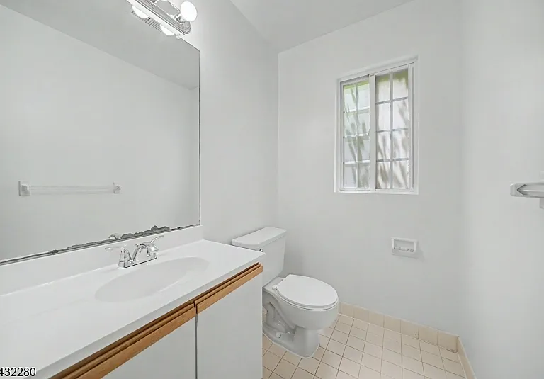 415 Union St — Photo 16