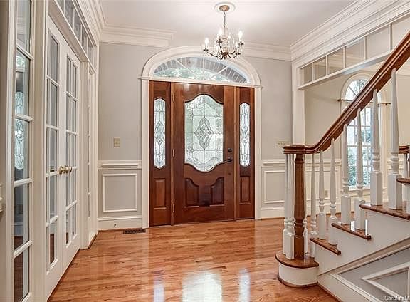 2nd image of 3644 Whitehill Dr