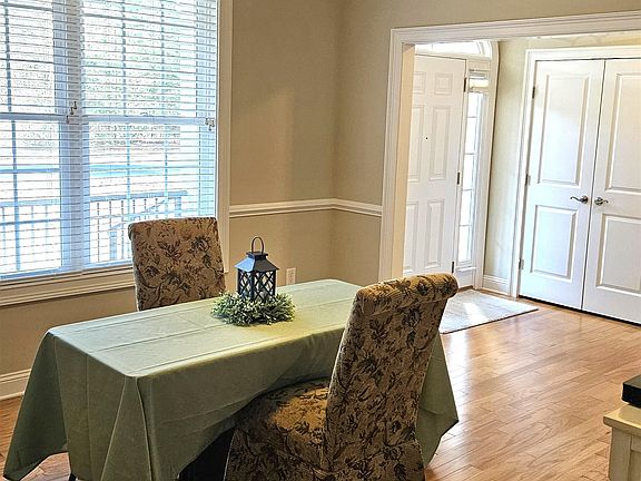 5th image of 625 Whispering Pines Ct.
