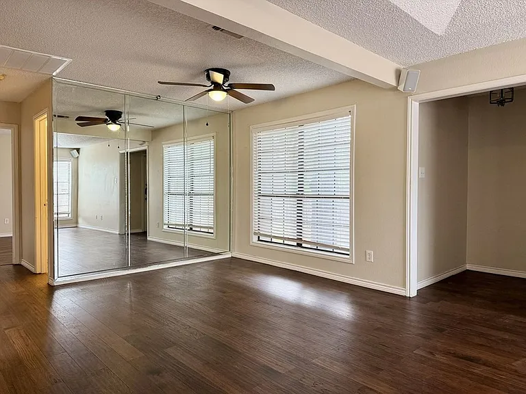 2601 Idlewilde Dr — Photo 6