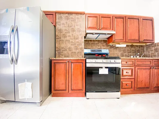 Rented by RealTegrity NY LLC | media 3