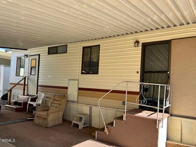 210 E Mesa Dr — Photo 3