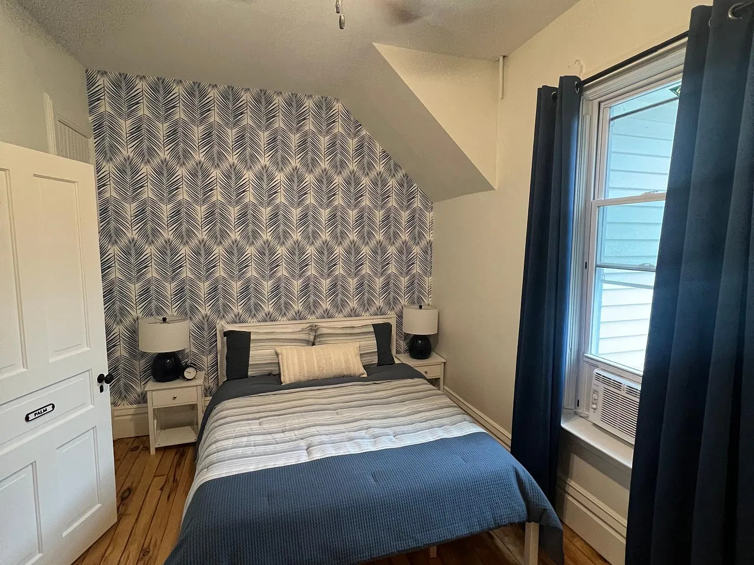 8 bed, 4450 sqft, $3,500 — Photo 4