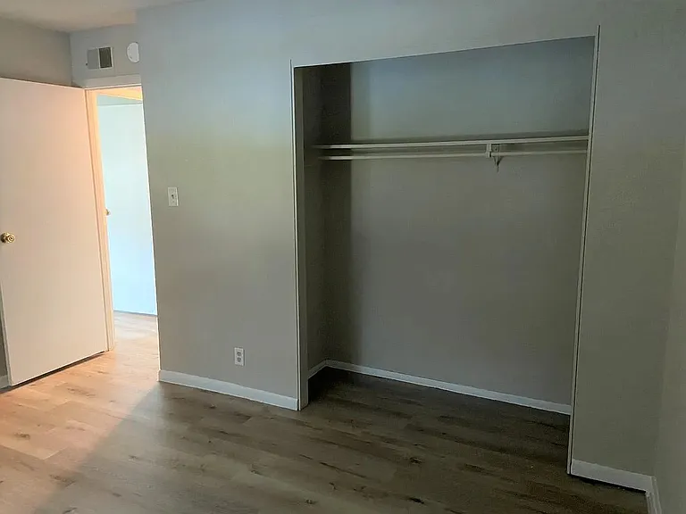 204 21st Avenue Pl — Photo 6